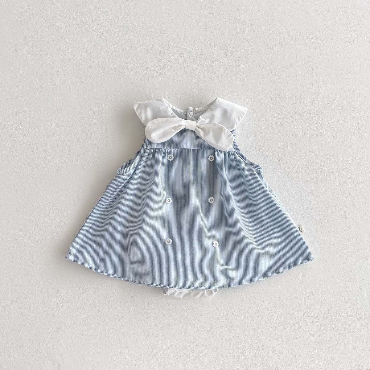 セレモニー風 ストライプワンピース|2〜6歳 女の子用 蝶ネクタイ付き